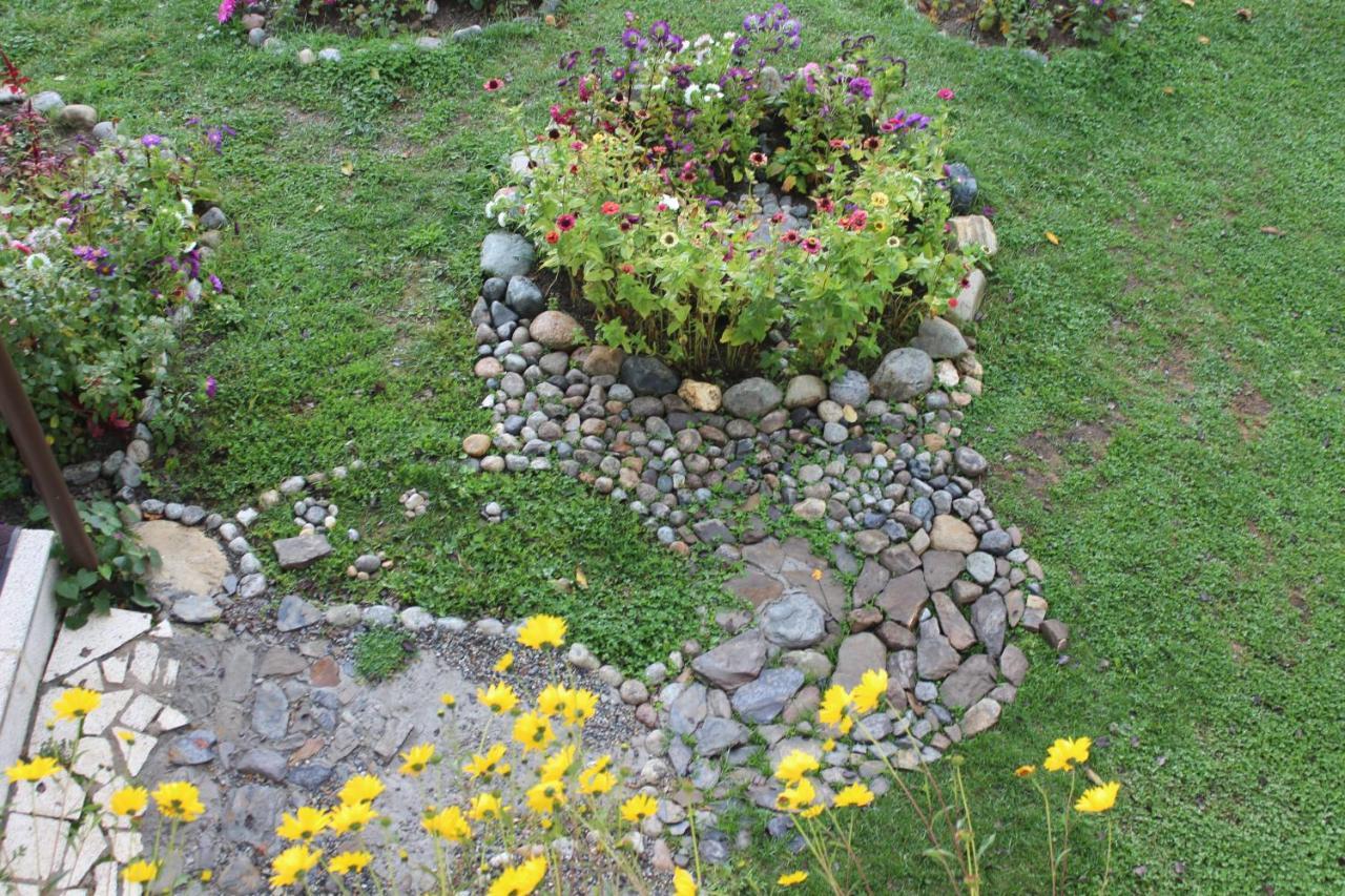 Village House Mestia Exteriör bild